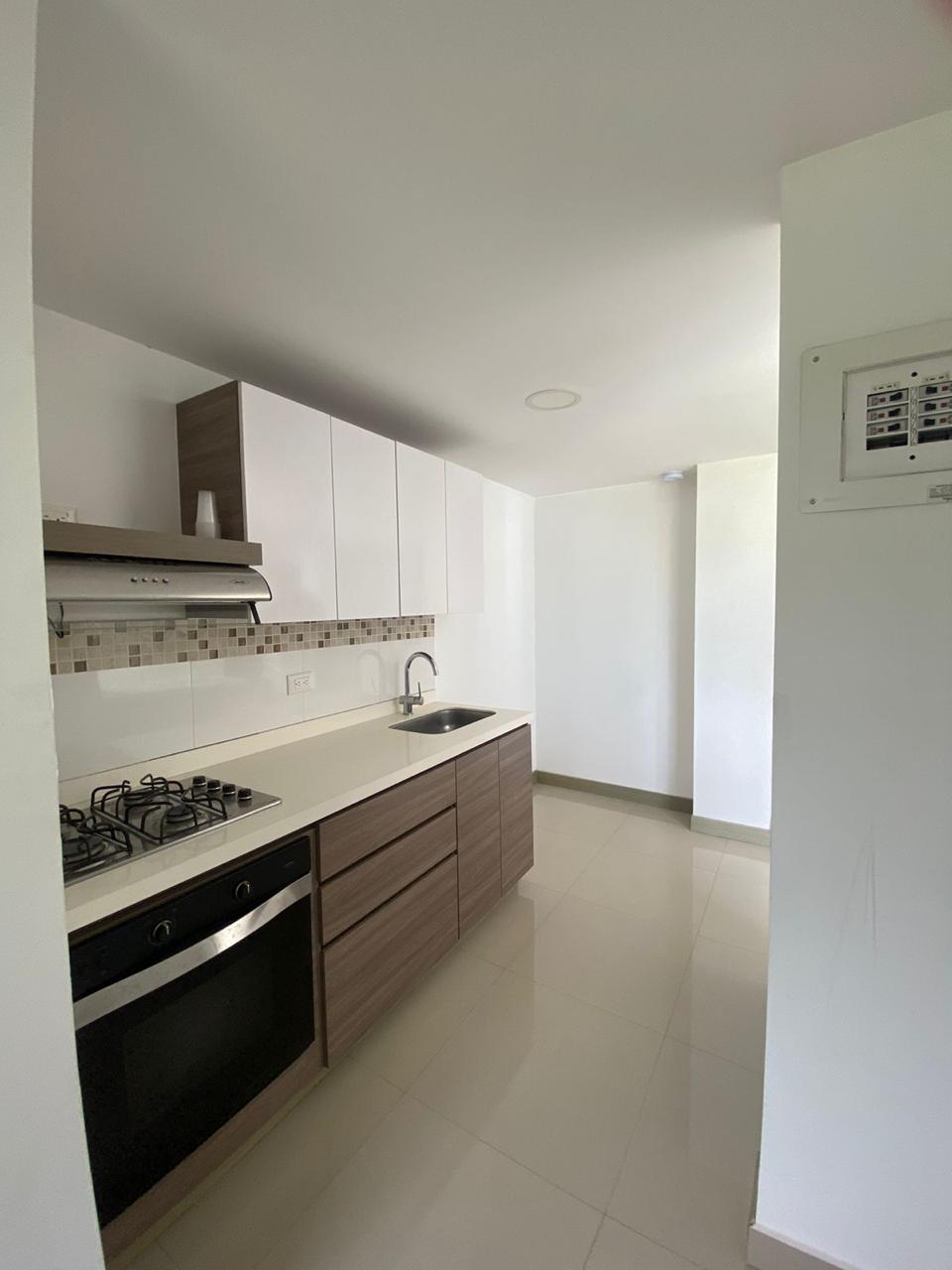 Apartamento en venta en Pinares, Pereira · foto 4 de 13