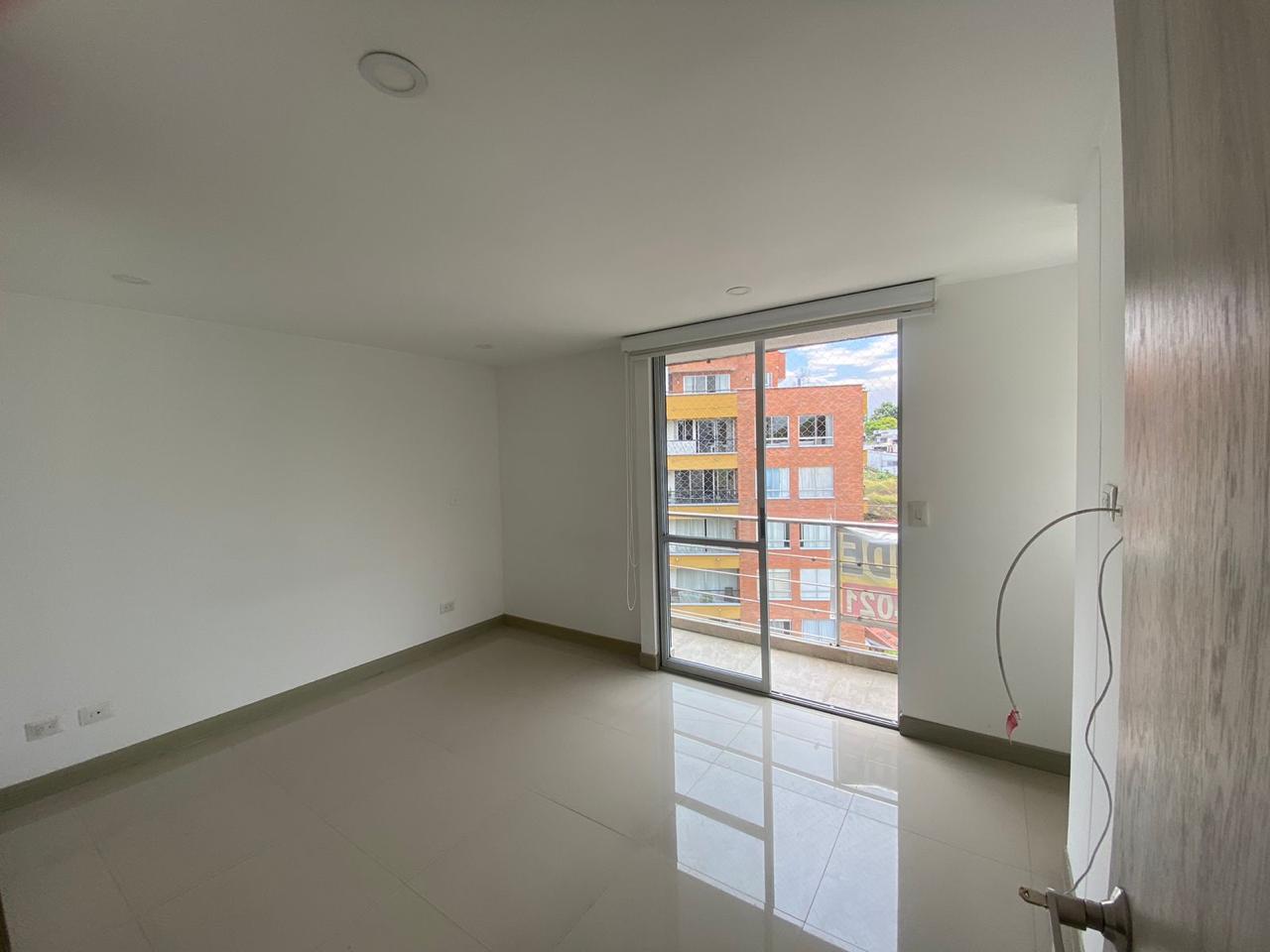 Apartamento en venta en Pinares, Pereira · foto 6 de 13
