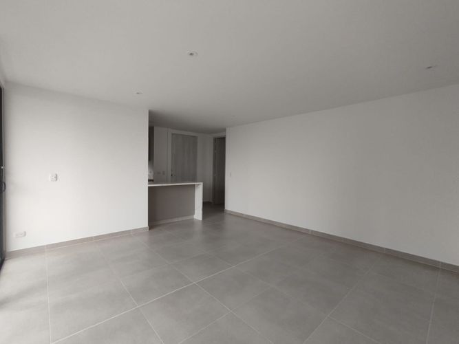 Apartamento de 2 alcobas en arriendo en Castropol, Medellín, 88 m² · foto 3 de 16