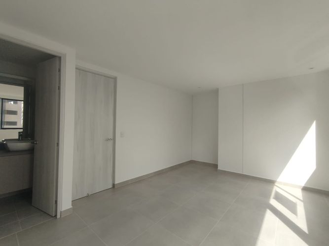 Apartamento de 2 alcobas en arriendo en Castropol, Medellín, 88 m² · foto 5 de 16