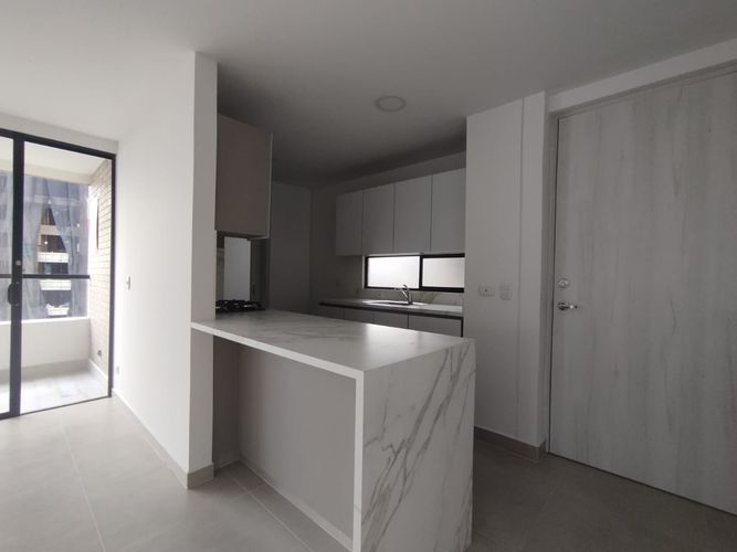 Apartamento de 2 alcobas en arriendo en Castropol, Medellín, 88 m² · foto 7 de 16