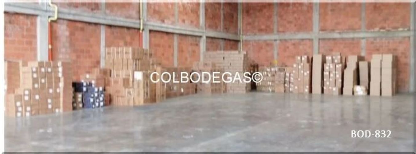 Bodega en venta en Otun, Dosquebradas, 740 m² · foto 2 de 9