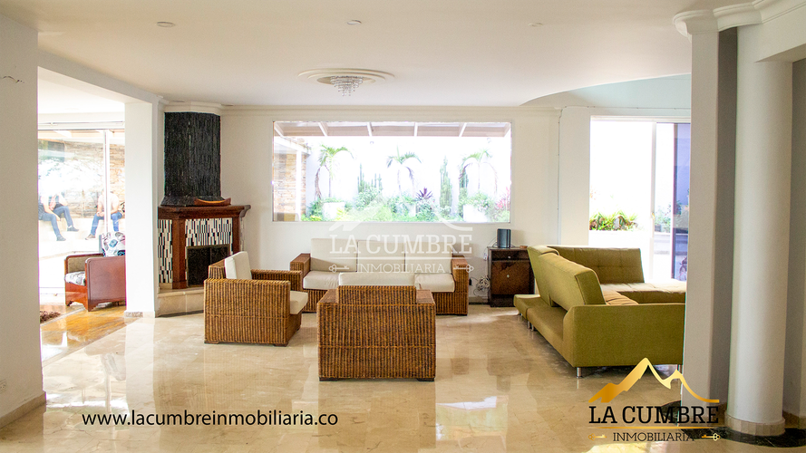 Casa de 3 alcobas en venta en Altos Del Poblado, Medellín, 570 m² · foto 5 de 23