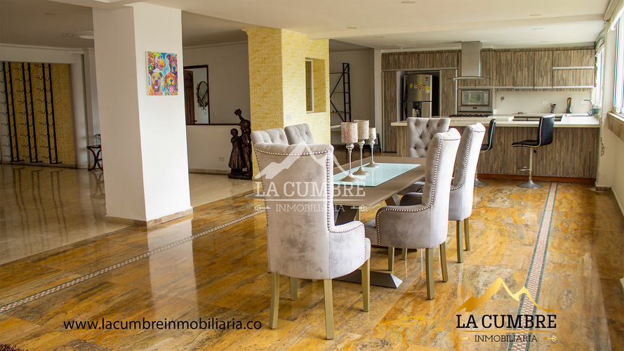 Casa de 3 alcobas en venta en Altos Del Poblado, Medellín, 570 m² · foto 7 de 23