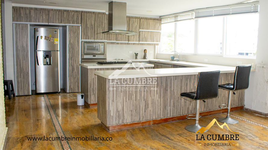 Casa de 3 alcobas en venta en Altos Del Poblado, Medellín, 570 m² · foto 8 de 23