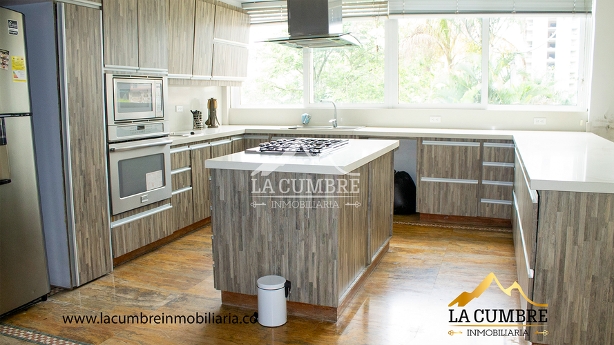 Casa de 3 alcobas en venta en Altos Del Poblado, Medellín, 570 m² · foto 11 de 23
