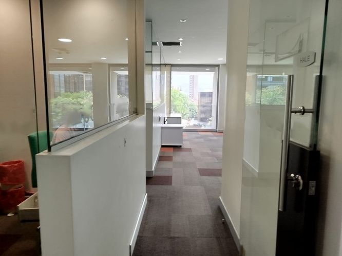 Oficina en arriendo en Milla De Oro, Medellín, 310 m² · foto 5 de 18