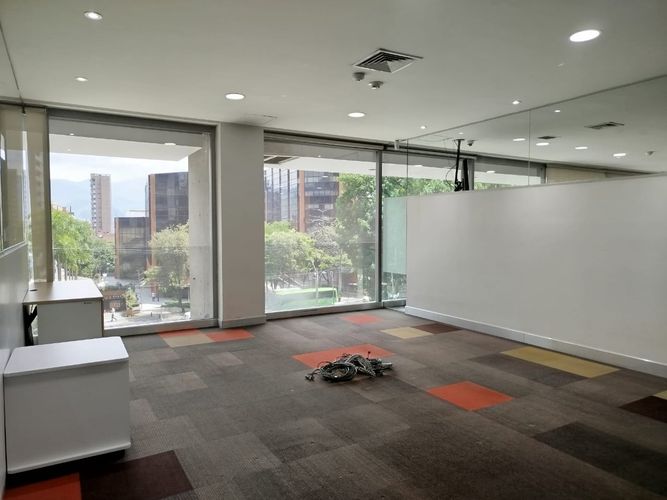 Oficina en arriendo en Milla De Oro, Medellín, 310 m² · foto 6 de 18