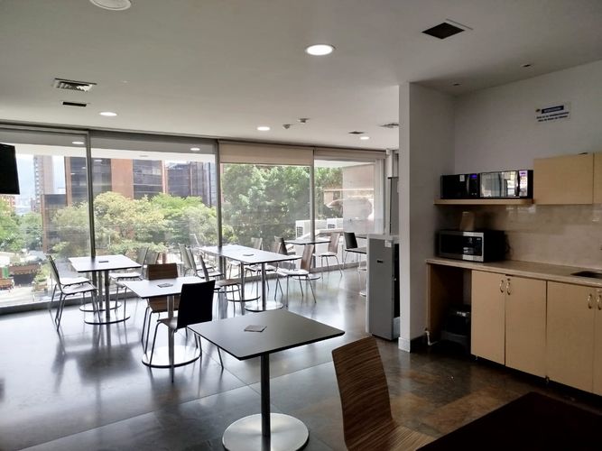 Oficina en arriendo en Milla De Oro, Medellín, 310 m² · foto 17 de 18