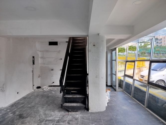 Local en arriendo en Los Naranjos, Medellín, 110 m² · foto 2 de 13