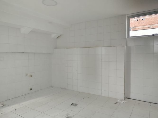 Local en arriendo en Los Naranjos, Medellín, 110 m² · foto 8 de 13