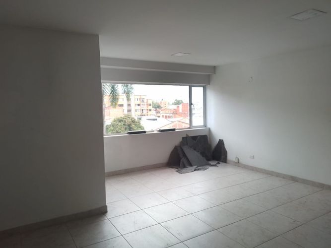 Oficina en arriendo en Camino Verde, Envigado, 32 m² · foto 2 de 7