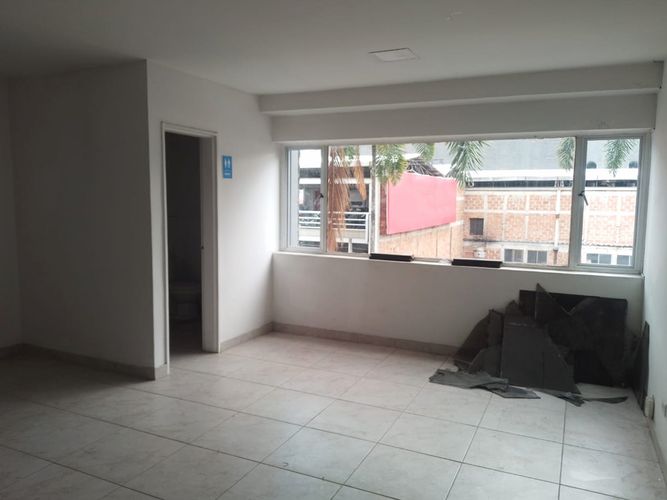 Oficina en arriendo en Camino Verde, Envigado, 32 m² · foto 4 de 7