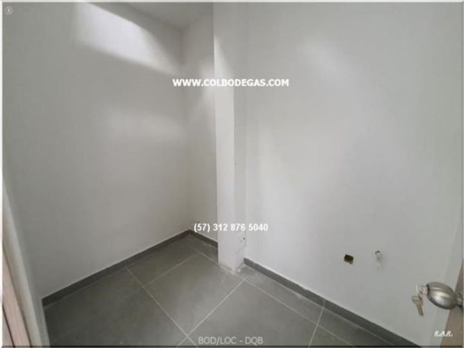 Bodega en venta en San Fernando, Dosquebradas, 545 m² · foto 4 de 19