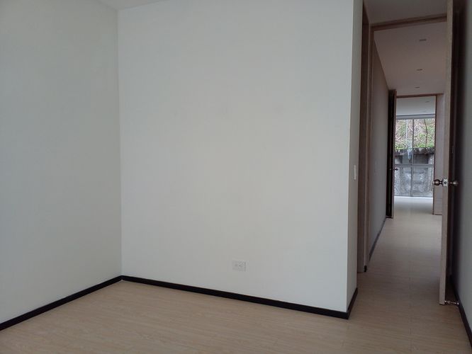 Casa de 3 alcobas en venta en Loma El Atravesado, Envigado, 284 m² · foto 4 de 19