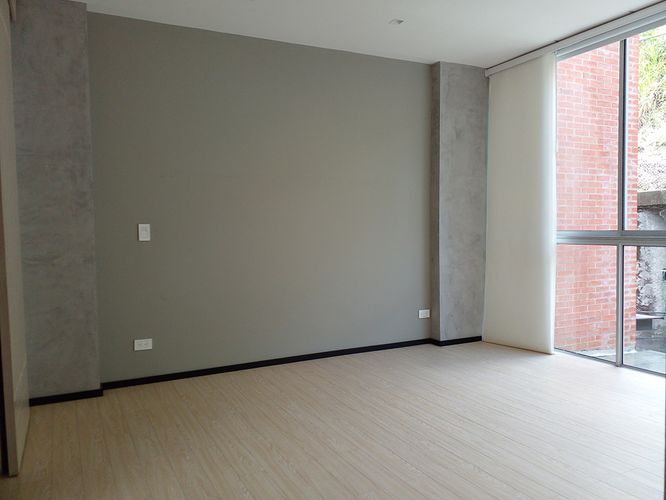 Casa de 3 alcobas en venta en Loma El Atravesado, Envigado, 284 m² · foto 8 de 19