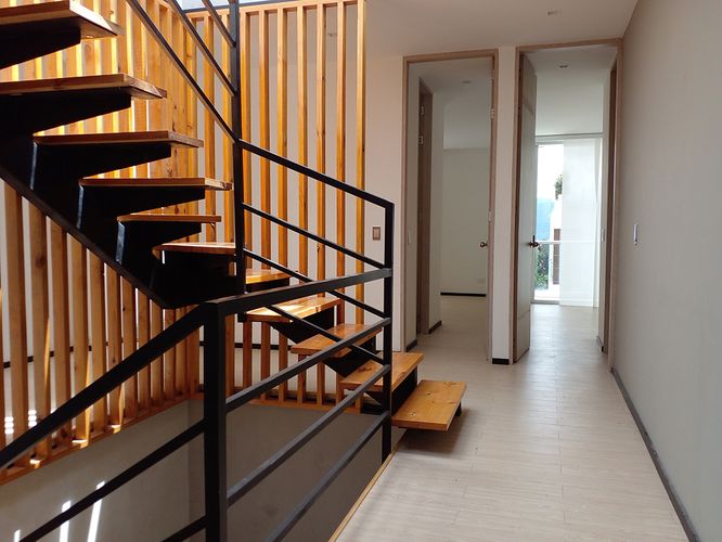 Casa de 3 alcobas en venta en Loma El Atravesado, Envigado, 284 m² · foto 11 de 19
