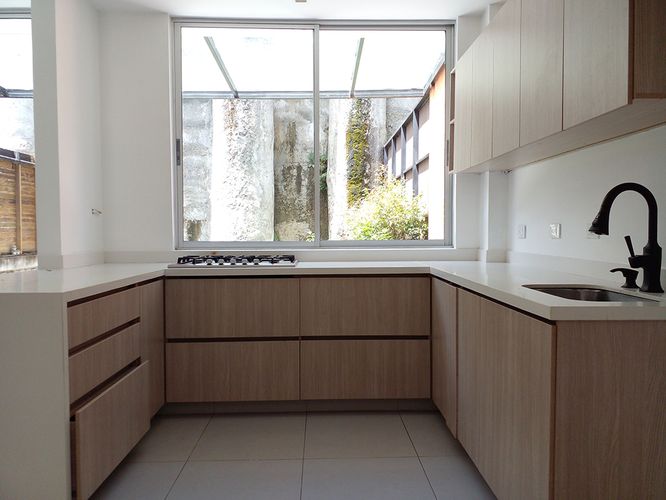 Casa de 3 alcobas en venta en Loma El Atravesado, Envigado, 284 m² · foto 12 de 19