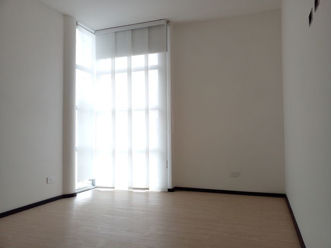 Casa de 3 alcobas en venta en Loma El Atravesado, Envigado, 284 m² · foto 16 de 19