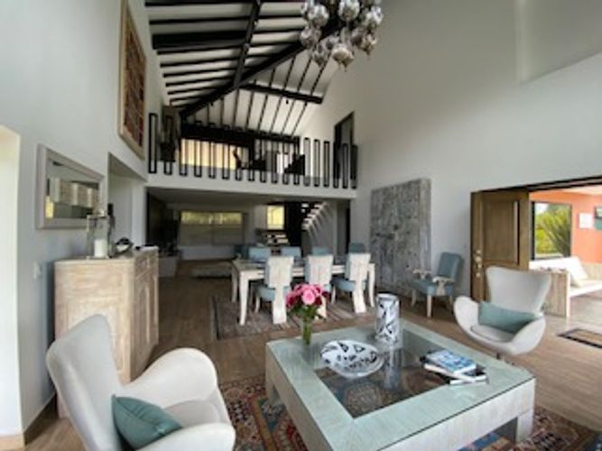 Casa de 5 alcobas en venta en Caqueta, La Estrella, 320 m² · foto 4 de 24