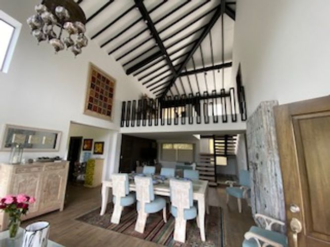 Casa de 5 alcobas en venta en Caqueta, La Estrella, 320 m² · foto 6 de 24