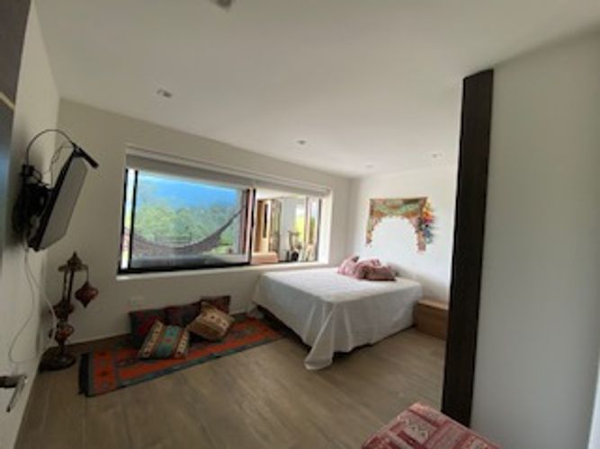Casa de 5 alcobas en venta en Caqueta, La Estrella, 320 m² · foto 9 de 24