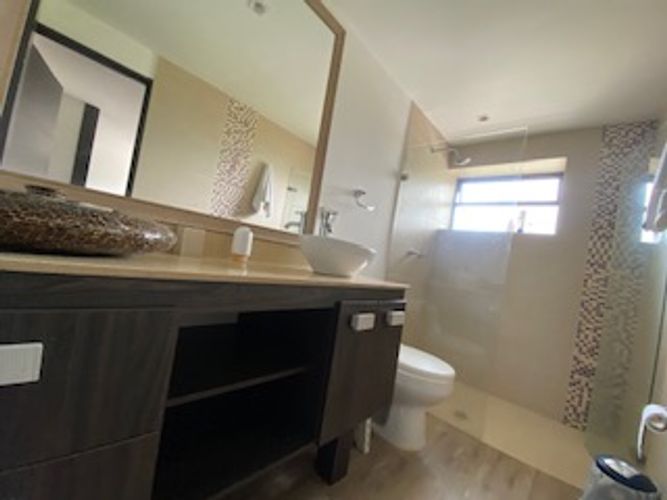 Casa de 5 alcobas en venta en Caqueta, La Estrella, 320 m² · foto 19 de 24