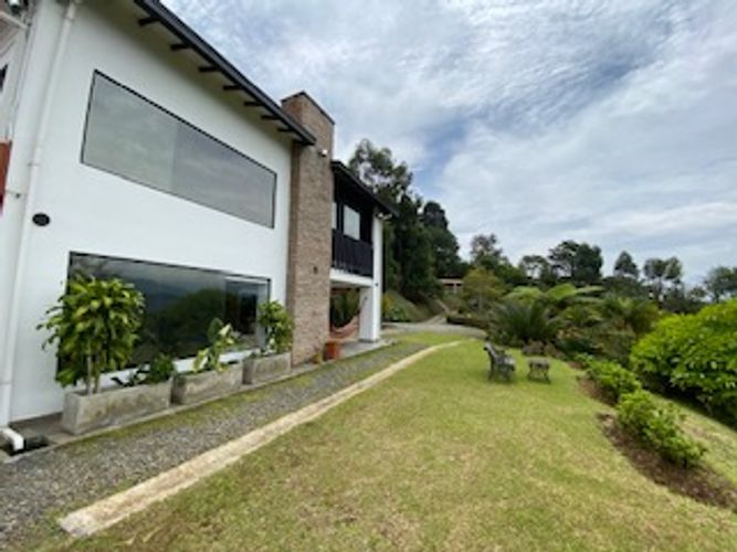 Casa de 5 alcobas en venta en Caqueta, La Estrella, 320 m² · foto 20 de 24