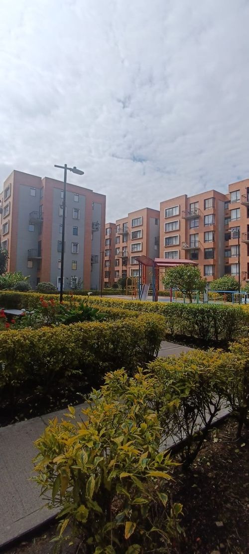 Apartamento de 3 alcobas en venta en El Remanso, Funza, 71 m² · foto 2 de 24