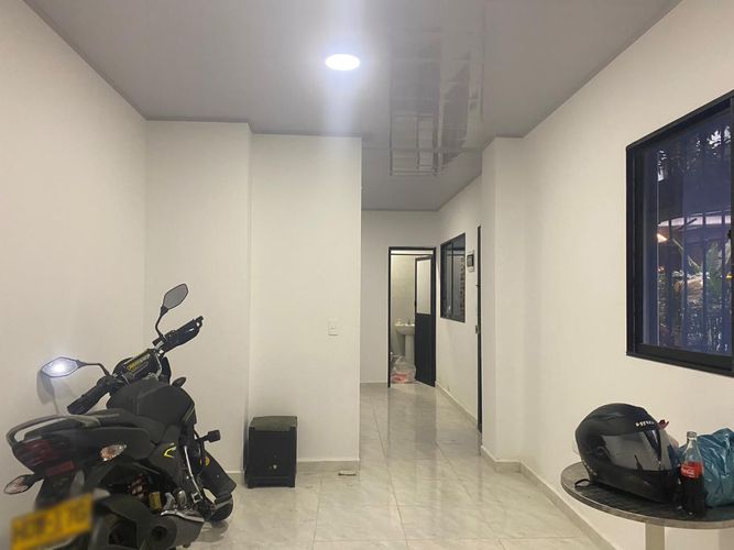 Local en arriendo en Manila, Medellín, 32 m² · foto 3 de 7