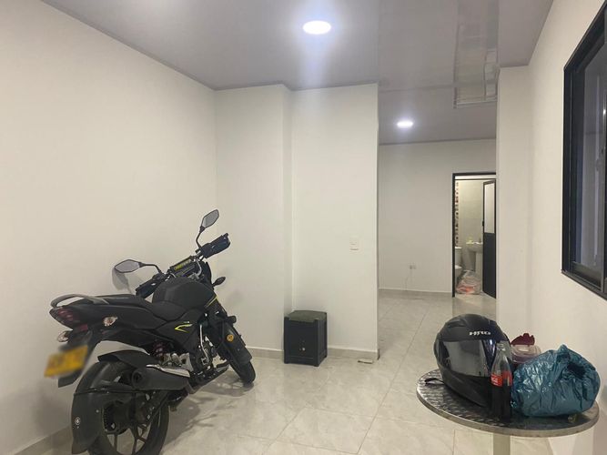Local en arriendo en Manila, Medellín, 32 m² · foto 4 de 7
