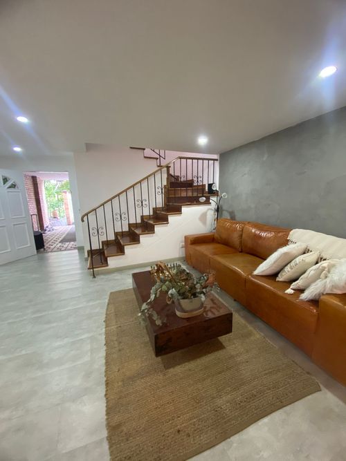Casa de 4 alcobas en venta en Loma Del Escobero, Envigado, 245 m² · foto 3 de 13