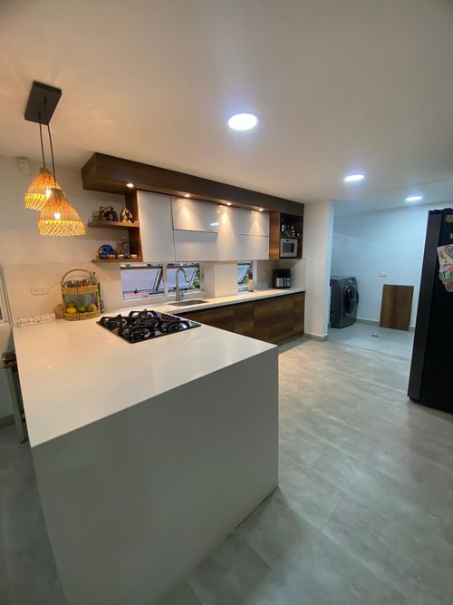 Casa de 4 alcobas en venta en Loma Del Escobero, Envigado, 245 m² · foto 5 de 13