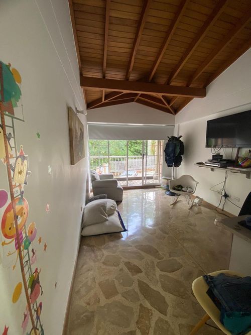 Casa de 4 alcobas en venta en Loma Del Escobero, Envigado, 245 m² · foto 7 de 13