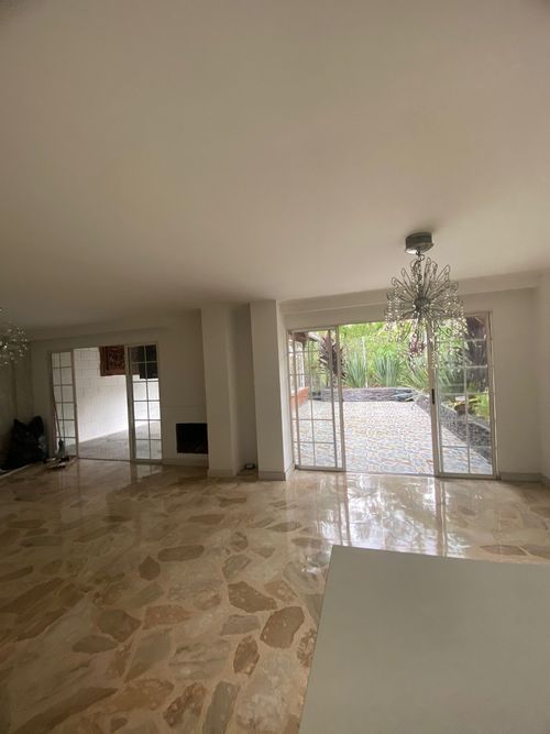 Casa de 4 alcobas en venta en Loma Del Escobero, Envigado, 255 m² · foto 4 de 10