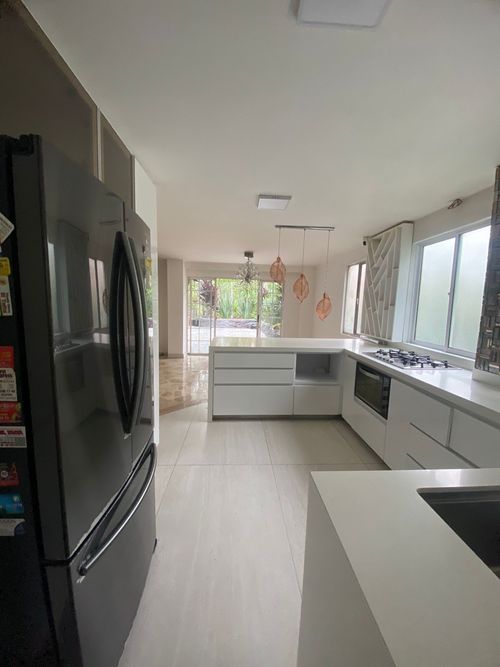 Casa de 4 alcobas en venta en Loma Del Escobero, Envigado, 255 m² · foto 7 de 10