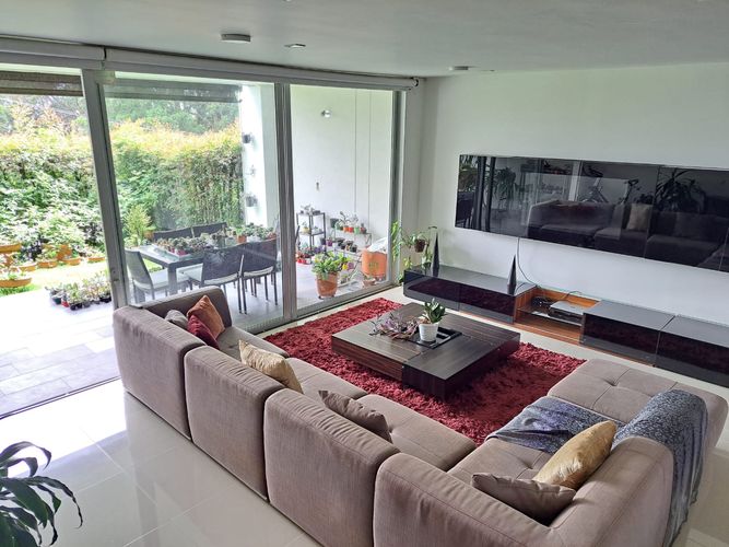 Casa de 3 alcobas en venta en Loma El Atravesado, Envigado, 266 m² · foto 2 de 16