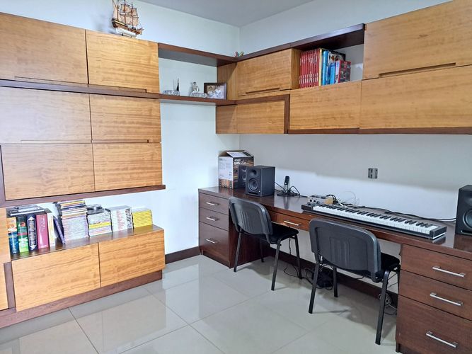 Casa de 3 alcobas en venta en Loma El Atravesado, Envigado, 266 m² · foto 10 de 16