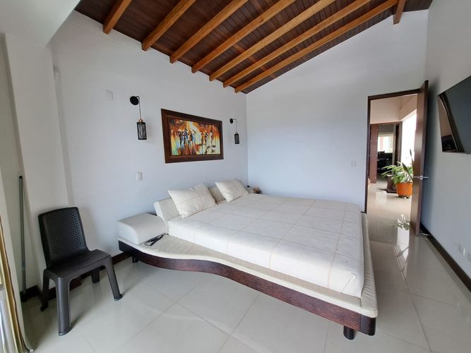 Casa de 3 alcobas en venta en Loma El Atravesado, Envigado, 266 m² · foto 12 de 16