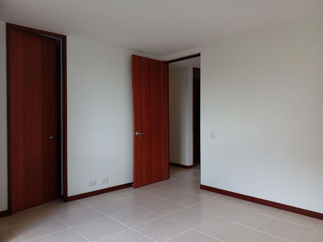 Apartamento de 3 alcobas en arriendo en San Lucas, Medellín, 132 m² · foto 8 de 19