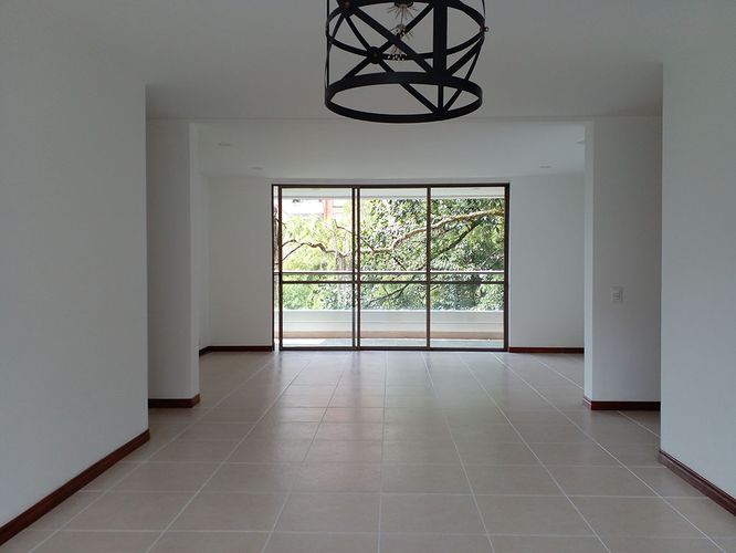 Apartamento de 3 alcobas en arriendo en San Lucas, Medellín, 132 m² · foto 13 de 19
