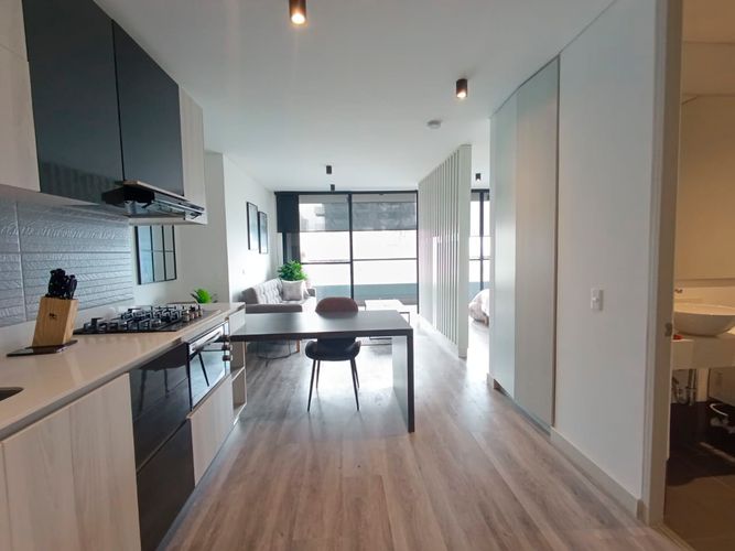 Apartamento de 1 alcoba en arriendo en Loma De Los Gonzalez, Medellín, 64 m² · foto 3 de 16