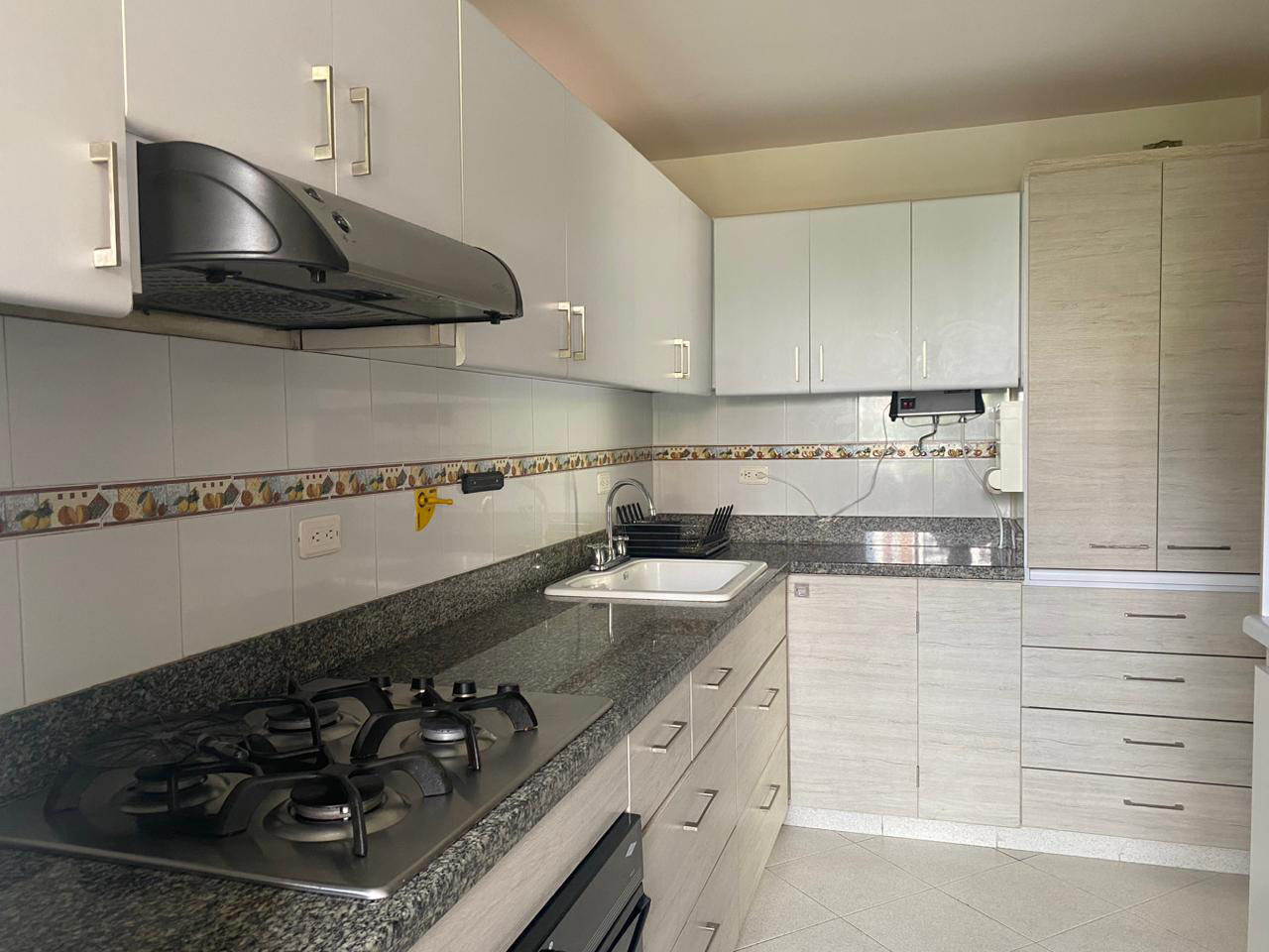 Apartamento en arriendo en La Abadia, Envigado · foto 2 de 16