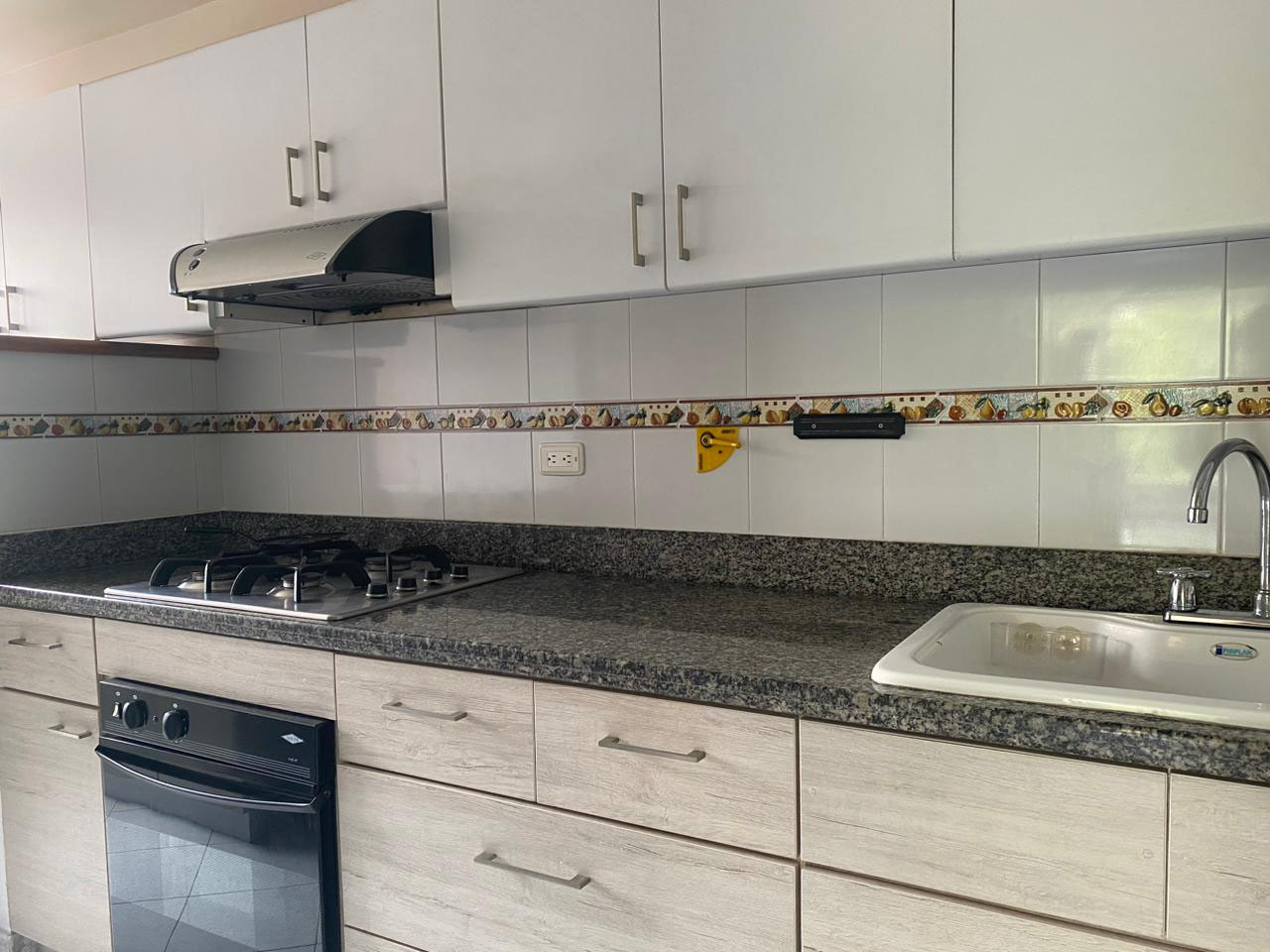 Apartamento en arriendo en La Abadia, Envigado · foto 3 de 16