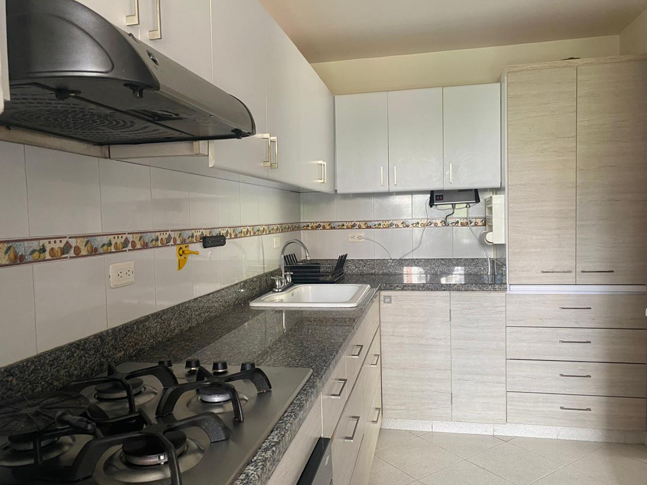 Apartamento en arriendo en La Abadia, Envigado · foto 4 de 16