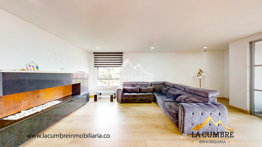 Apartamento de 3 alcobas en arriendo en La Calera, Medellín, 250 m² · foto 2 de 13