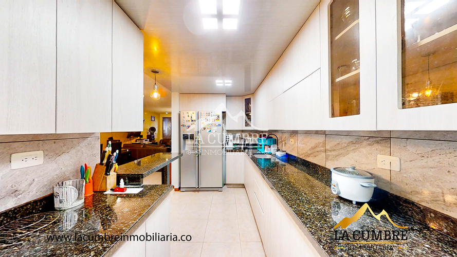 Casa de 3 alcobas en venta en Cumbres, Envigado, 280 m² · foto 3 de 12