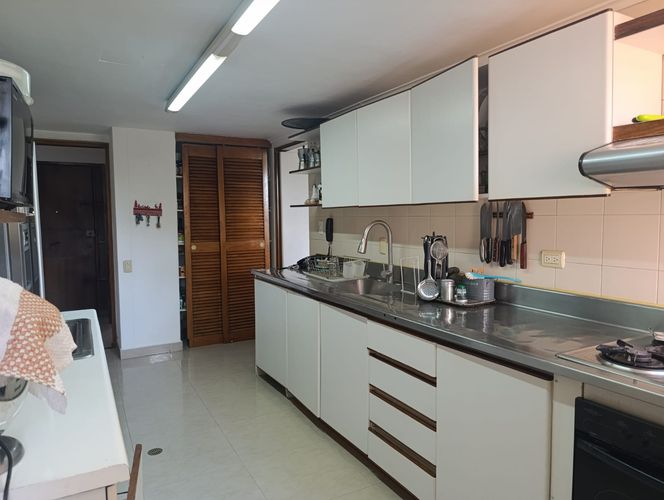 Apartamento de 3 alcobas en venta en El Diamante No.2, Medellín, 159 m² · foto 5 de 20