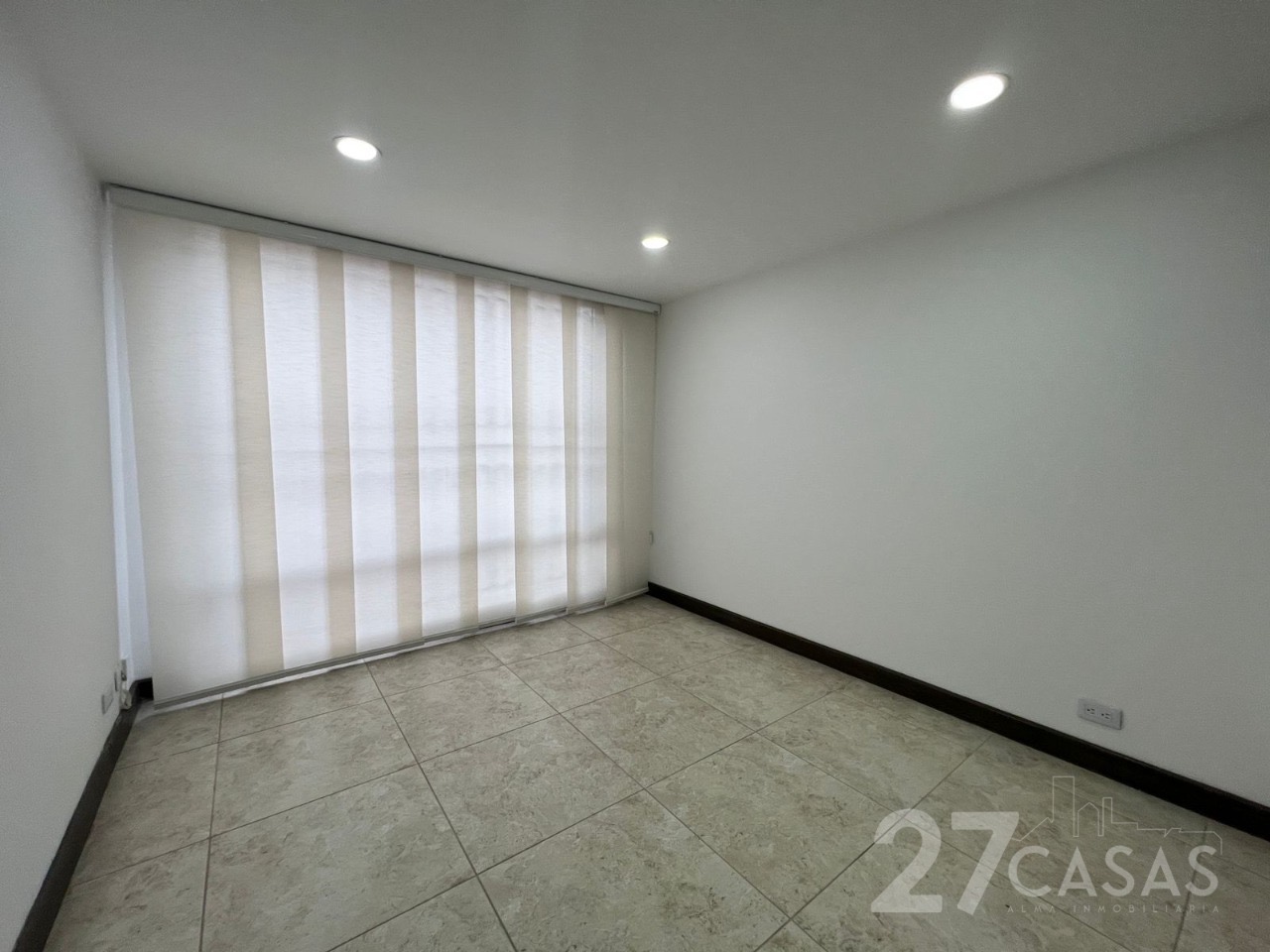 Casa en venta en Villas De Aranjuez, Bogotá · foto 2 de 19