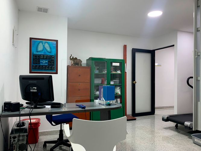 Consultorio en arriendo en Patio Bonito, Medellín, 27 m² · foto 2 de 6